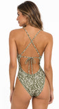 One Piece Deep-V Cut-Out · 5127